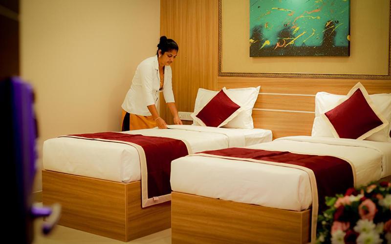 Hotel Emirates Kannangad Ngoại thất bức ảnh