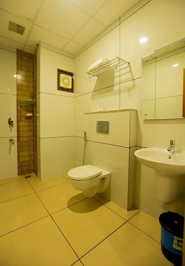 Hotel Emirates Kannangad Ngoại thất bức ảnh